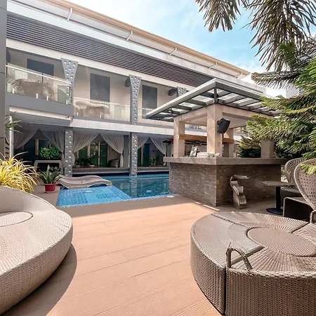 Eloisa Royal Suites