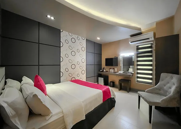 Eloisa Royal Hotel 3*